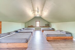 Pet Friendly: Historic East Stroudsburg Manor