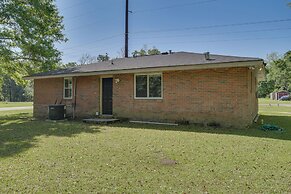 11 Mi to Beaches: Peaceful Foley Home w/ Yard