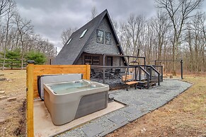 Hot Tub & Fire Pits: Albrightsville A-frame Cabin