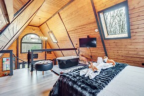 Hot Tub & Fire Pits: Albrightsville A-frame Cabin