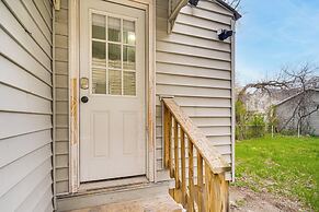 4 Mi to Dtwn: Modern Retreat w/ Yard in Cleveland