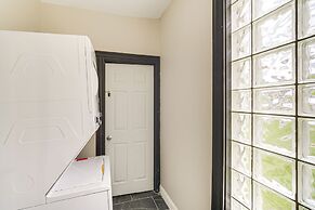 4 Mi to Dtwn: Modern Retreat w/ Yard in Cleveland