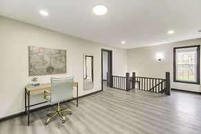 4 Mi to Dtwn: Modern Retreat w/ Yard in Cleveland