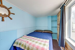 Walk to OOB Pier: Family-friendly Home w/ Hot Tub!