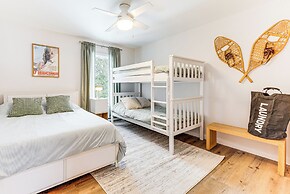 Ski-in/ski-out at Jack Frost: Townhome w/ Deck