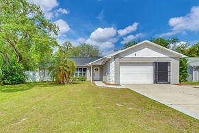 Pool, Lanai & Fire Pit: Home in Spring Hill!