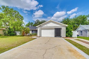 Pool, Lanai & Fire Pit: Home in Spring Hill!
