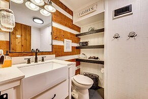 Barn Hangout + Grill Station: Sebring Family Cabin