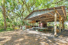 Barn Hangout + Grill Station: Sebring Family Cabin
