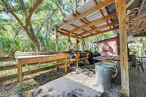 Barn Hangout + Grill Station: Sebring Family Cabin