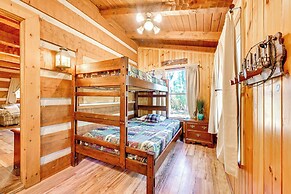 Barn Hangout + Grill Station: Sebring Family Cabin