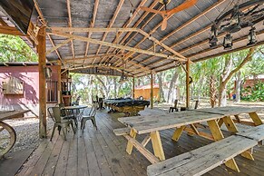 Barn Hangout + Grill Station: Sebring Family Cabin