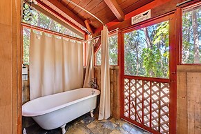 Barn Hangout + Grill Station: Sebring Family Cabin