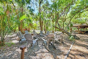 Barn Hangout + Grill Station: Sebring Family Cabin