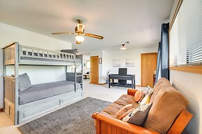 Steps to Hiwassee Lake: Family Cabin w/ Views!