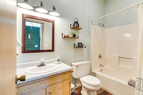 Steps to Hiwassee Lake: Family Cabin w/ Views!