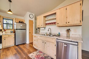 Steps to Hiwassee Lake: Family Cabin w/ Views!