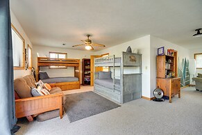 Steps to Hiwassee Lake: Family Cabin w/ Views!