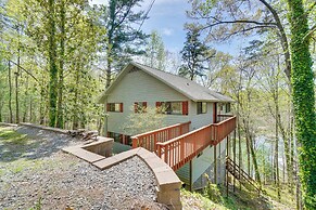 Steps to Hiwassee Lake: Family Cabin w/ Views!