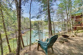 Steps to Hiwassee Lake: Family Cabin w/ Views!