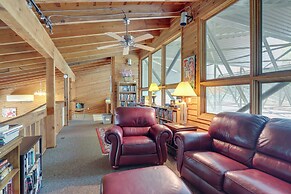 Steps to Hiwassee Lake: Family Cabin w/ Views!