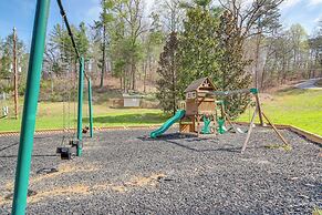 Hiwassee Lake Access: Pet-friendly Cabin w/ Views!