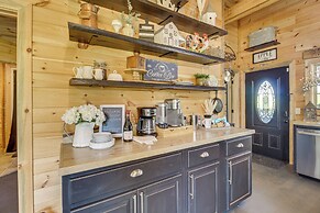 Deck & Yard: 'margy's Farmhouse' in Jasper