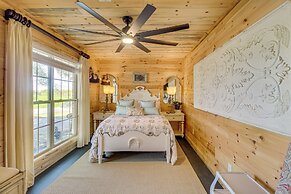 Deck & Yard: 'margy's Farmhouse' in Jasper