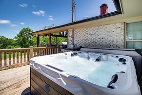 Deck & Yard: 'margy's Farmhouse' in Jasper