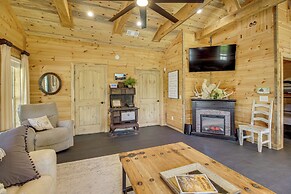 Deck & Yard: 'margy's Farmhouse' in Jasper