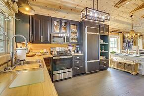 Deck & Yard: 'margy's Farmhouse' in Jasper