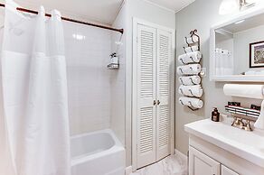 Hiking Galore: Mittersill Townhome in Franconia!