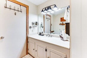 Hiking Galore: Mittersill Townhome in Franconia!