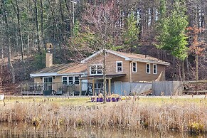 Near Hiking: Lakefront Getaway in Campbellsport!