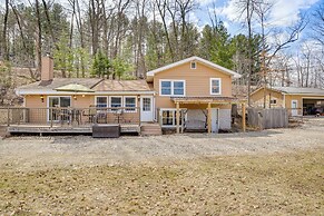 Near Hiking: Lakefront Getaway in Campbellsport!