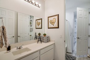 Pet-friendly Home w/ Fenced Yard in Red Rock!