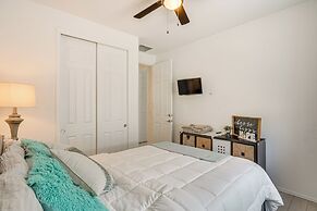 Pet-friendly Home w/ Fenced Yard in Red Rock!