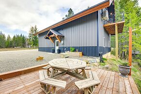 Mtn & River-view Gem w/ Balcony in Bonners Ferry