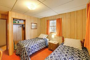 Dock & Fire Pit: Lakefront Cottage in Gould City!