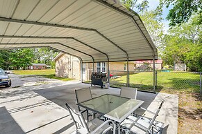 < 5 Mi to Dtwn Walterboro: Grill, Game & More!