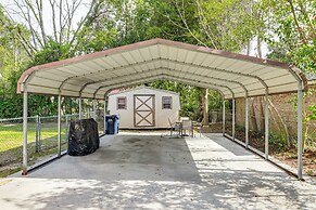 < 5 Mi to Dtwn Walterboro: Grill, Game & More!