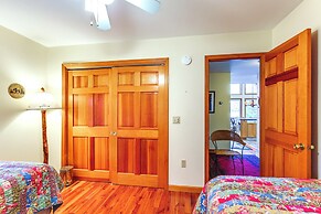 'sweet Serenity' Schroon Lake Family Retreat!