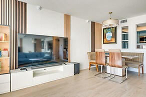 Steps to Ocean: Satellite Beach Condo w/ Balcony