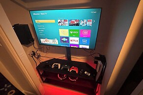 Steps to Ocean: Satellite Beach Condo w/ Balcony