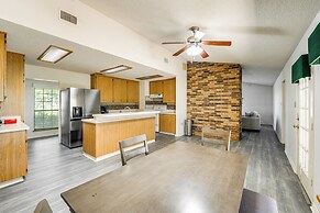 8 Mi to Lewisville Lake: Peaceful Countryside Home