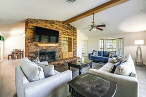 8 Mi to Lewisville Lake: Peaceful Countryside Home