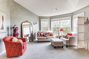 14 Mi to Kansas City: Group Getaway in Liberty!