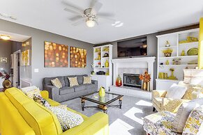 14 Mi to Kansas City: Group Getaway in Liberty!