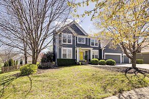 14 Mi to Kansas City: Group Getaway in Liberty!