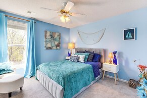 14 Mi to Kansas City: Group Getaway in Liberty!